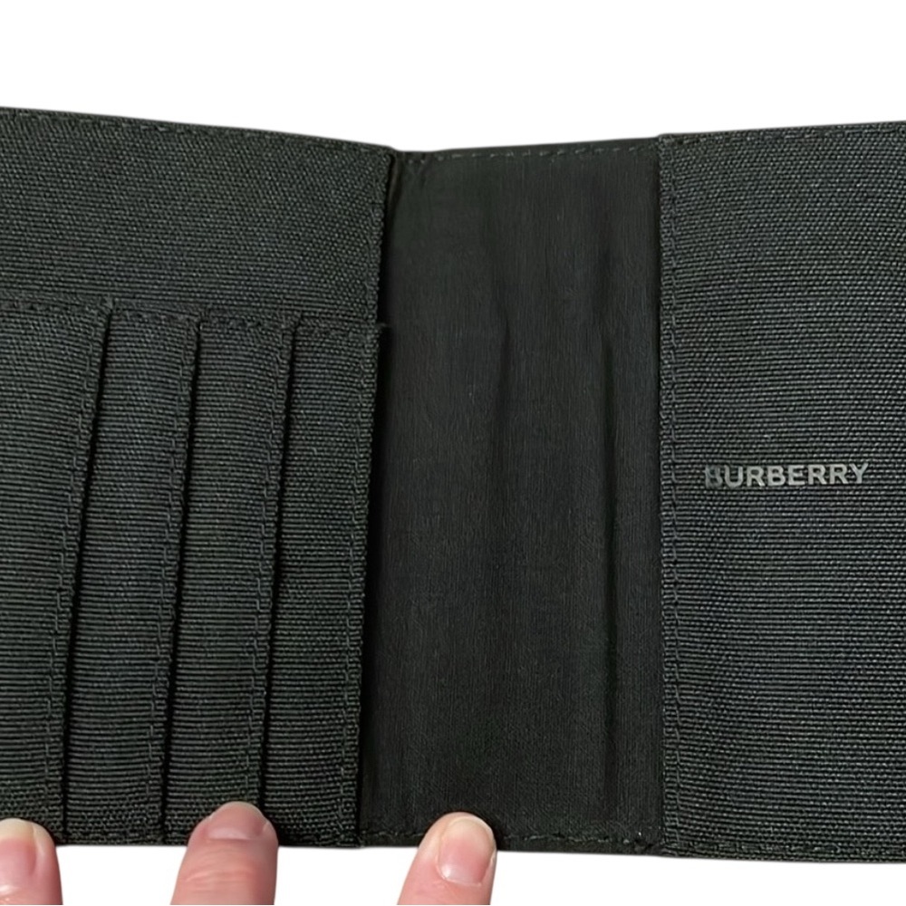 Burberry Passport Holder NWT‎ - Picture 6 of 13